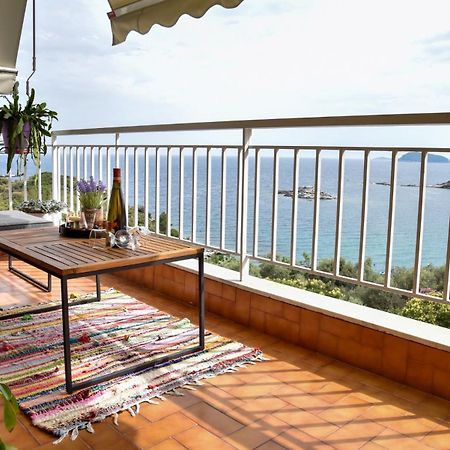 Beach Apartment Palaiontsiflikion Bagian luar foto