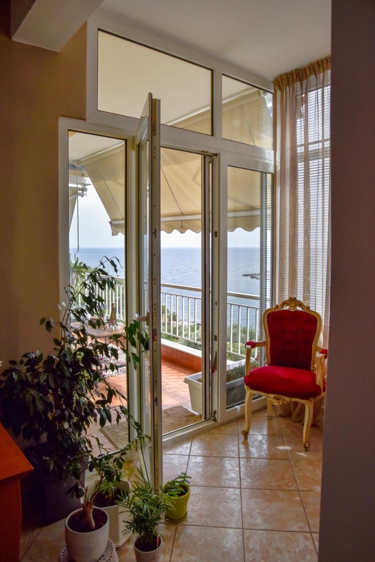 Beach Apartment Palaiontsiflikion Bagian luar foto
